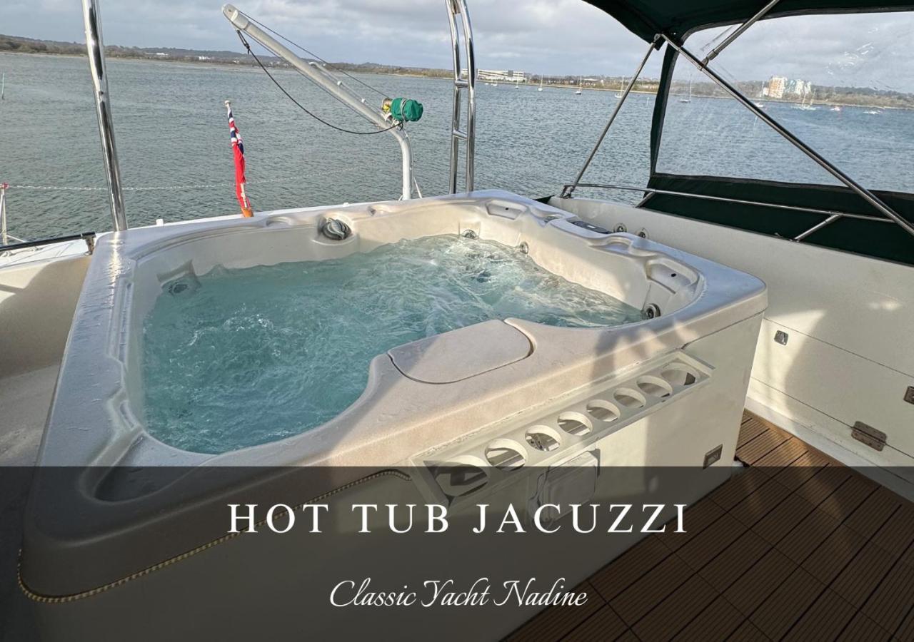 Classic Yacht Nadine In Poole Harbour, Dorset, With A Hot Tub Jacuzzi エクステリア 写真