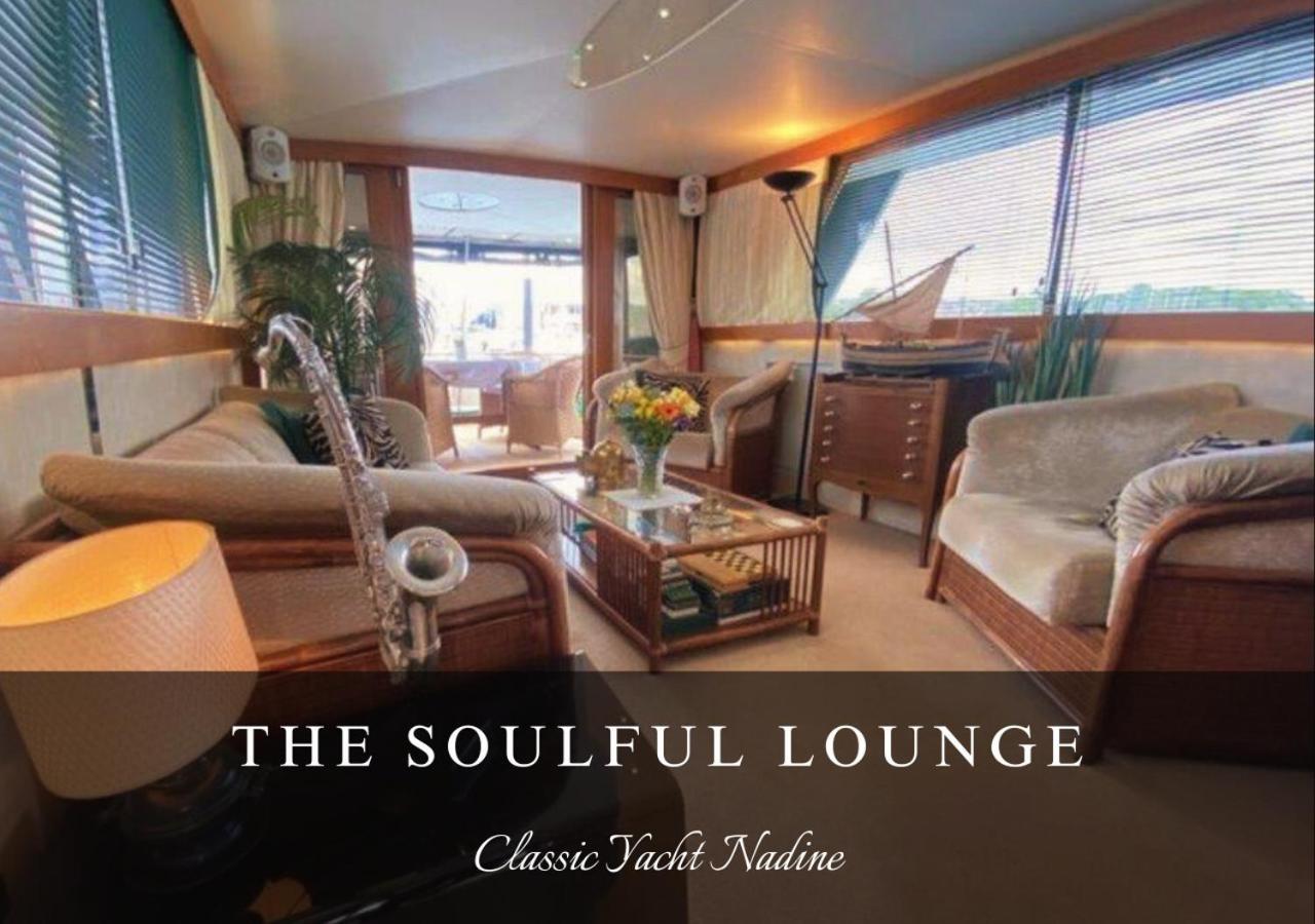 Classic Yacht Nadine In Poole Harbour, Dorset, With A Hot Tub Jacuzzi エクステリア 写真