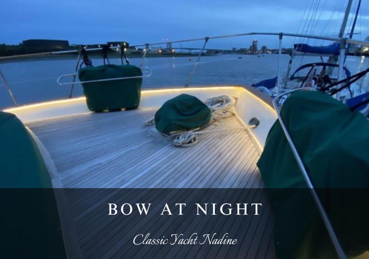 Classic Yacht Nadine In Poole Harbour, Dorset, With A Hot Tub Jacuzzi エクステリア 写真